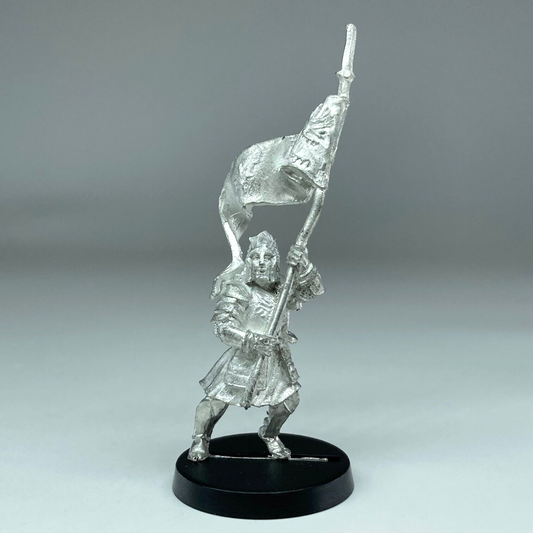 Minas Tirith Flag Bearer - Gondor - Warhammer / Lord of the Rings Metal X4117