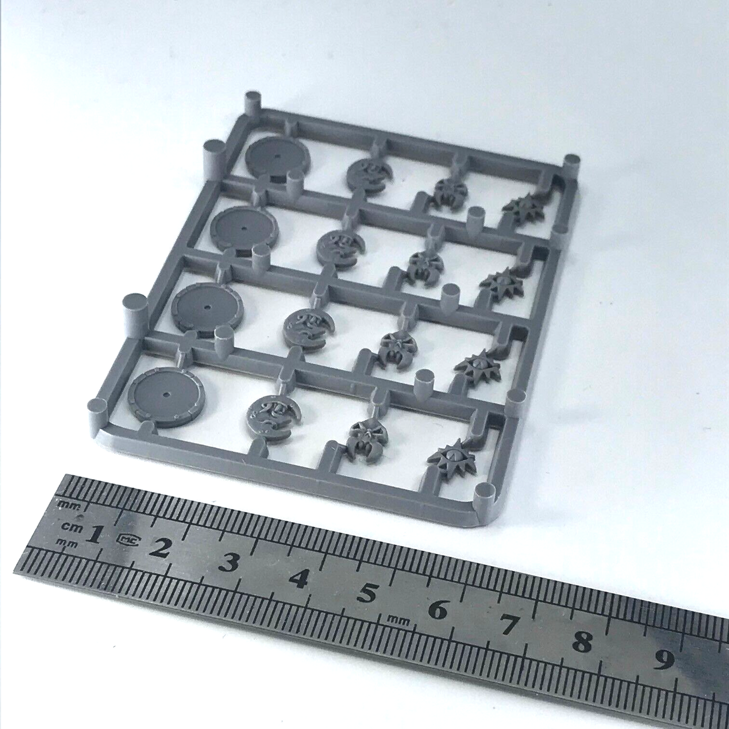 Classic Orcs & Goblins Shield Sprue - Warhammer Fantasy Games Workshop C4744