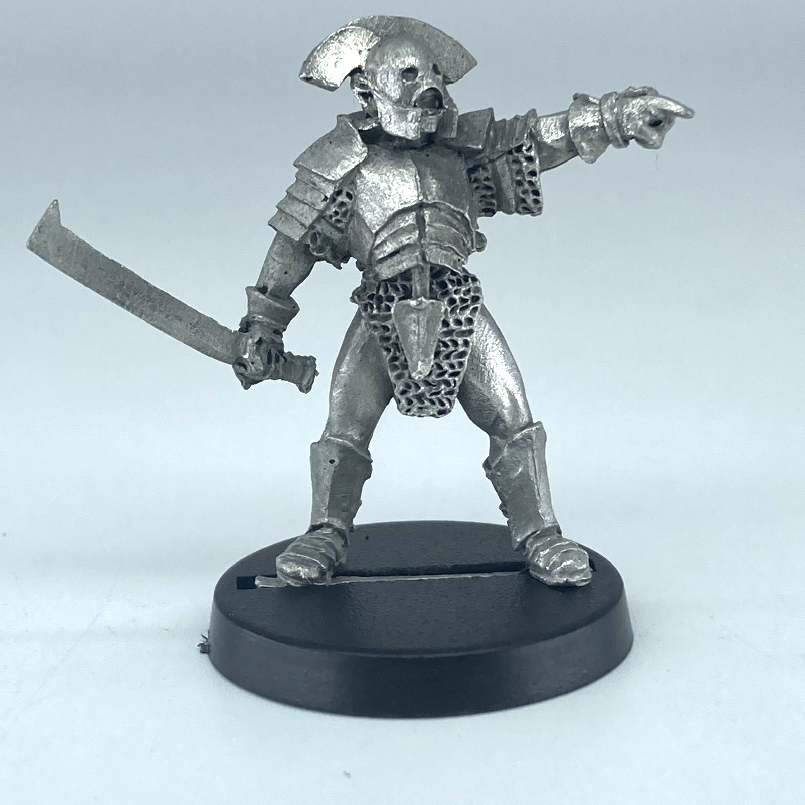 Uruk-Hai Captain - Isengard - Warhammer / Lord of the Rings GW Metal X
