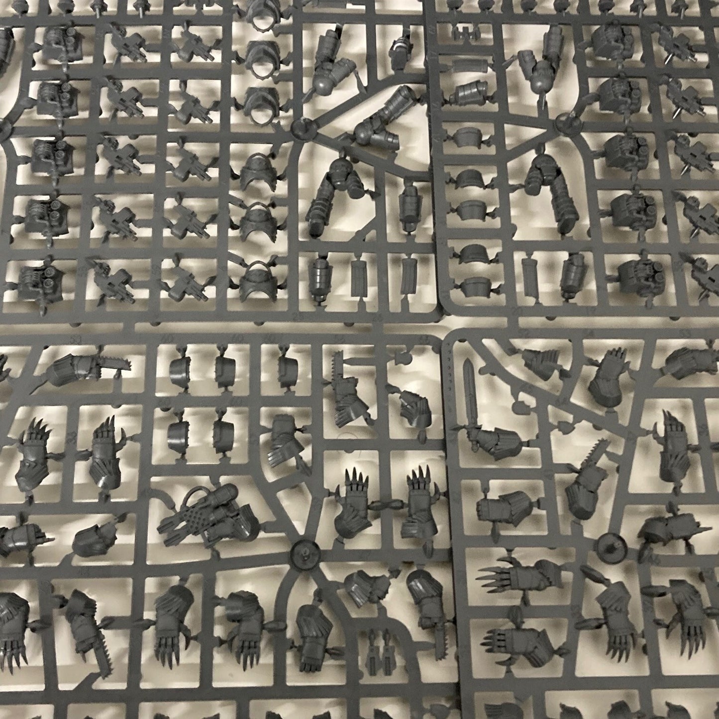 Age of Darkness Box Set - The Horus Heresy Warhammer Games Workshop (2)