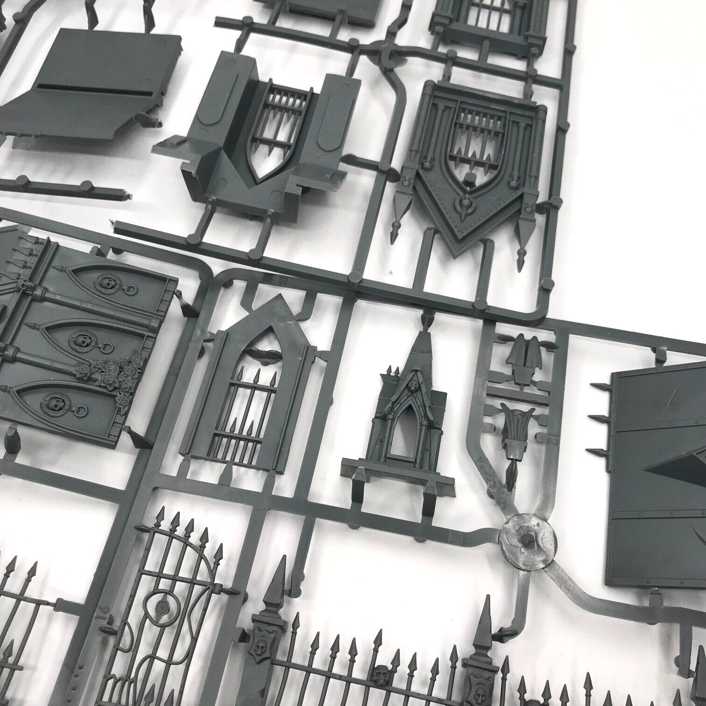 Small Building and Fencing Scenery Empire Sigmar - OOP - Warhammer Fantasy