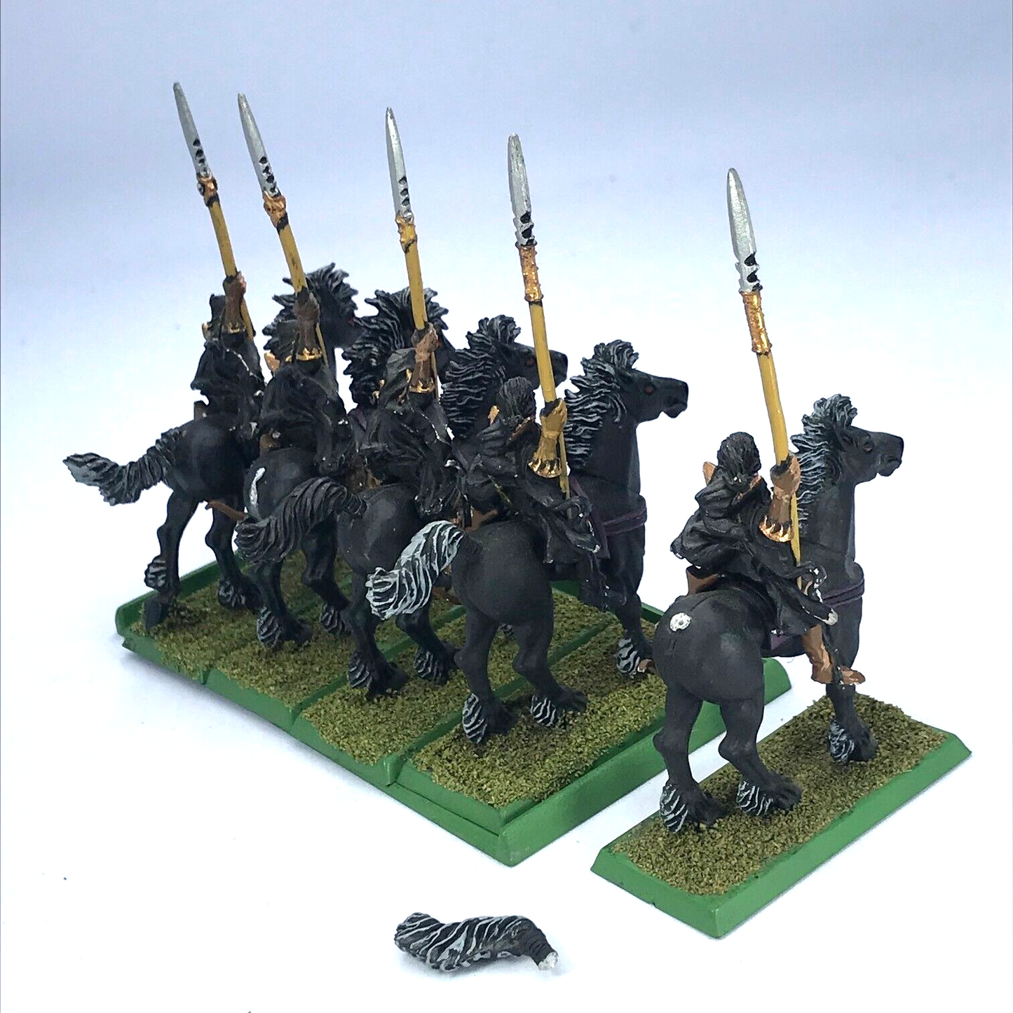 Dark Elves Dark Rider Regiment & Tray - Games Workshop Warhammer Fantasy Painted