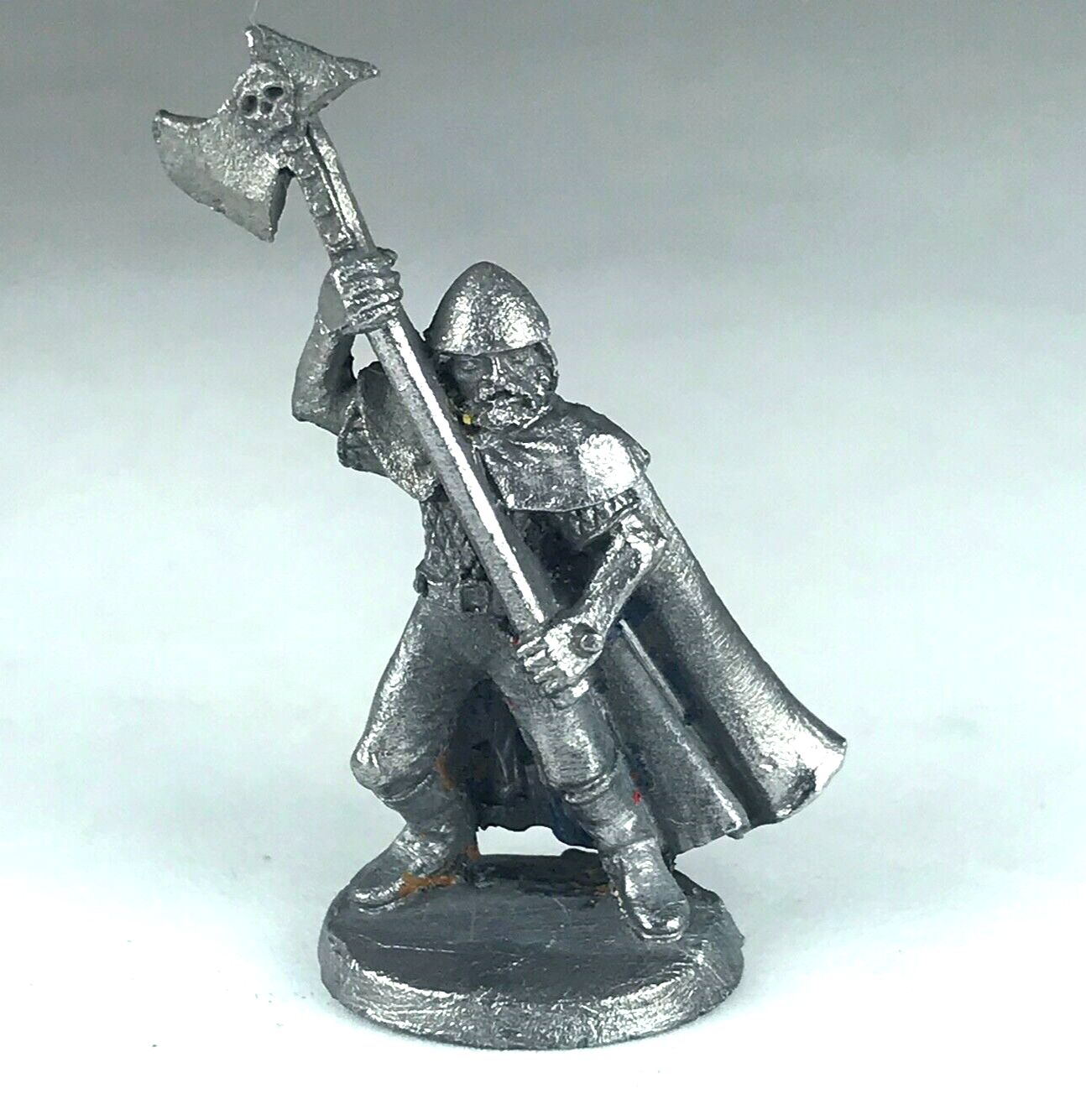 Classic Metal Ral Partha Cloaked Viking with Axe - Dated 1988 - X1415