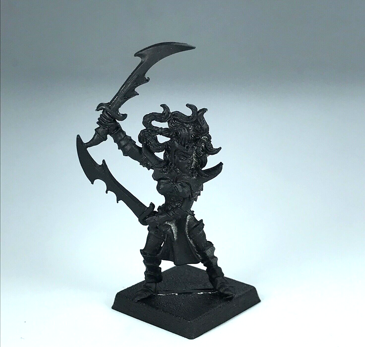 Dark Elves Witch Elf - Warhammer Fantasy Classic Metal Games Workshop X5550