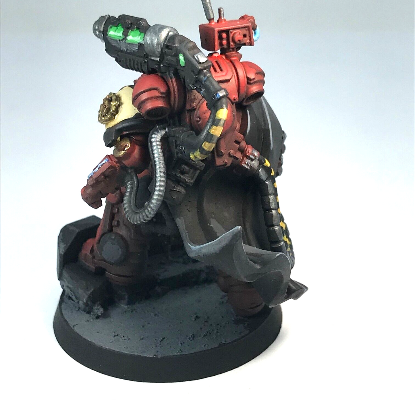 Space Marine Captain with Power Fist - Painted - Warhammer 40K X10486