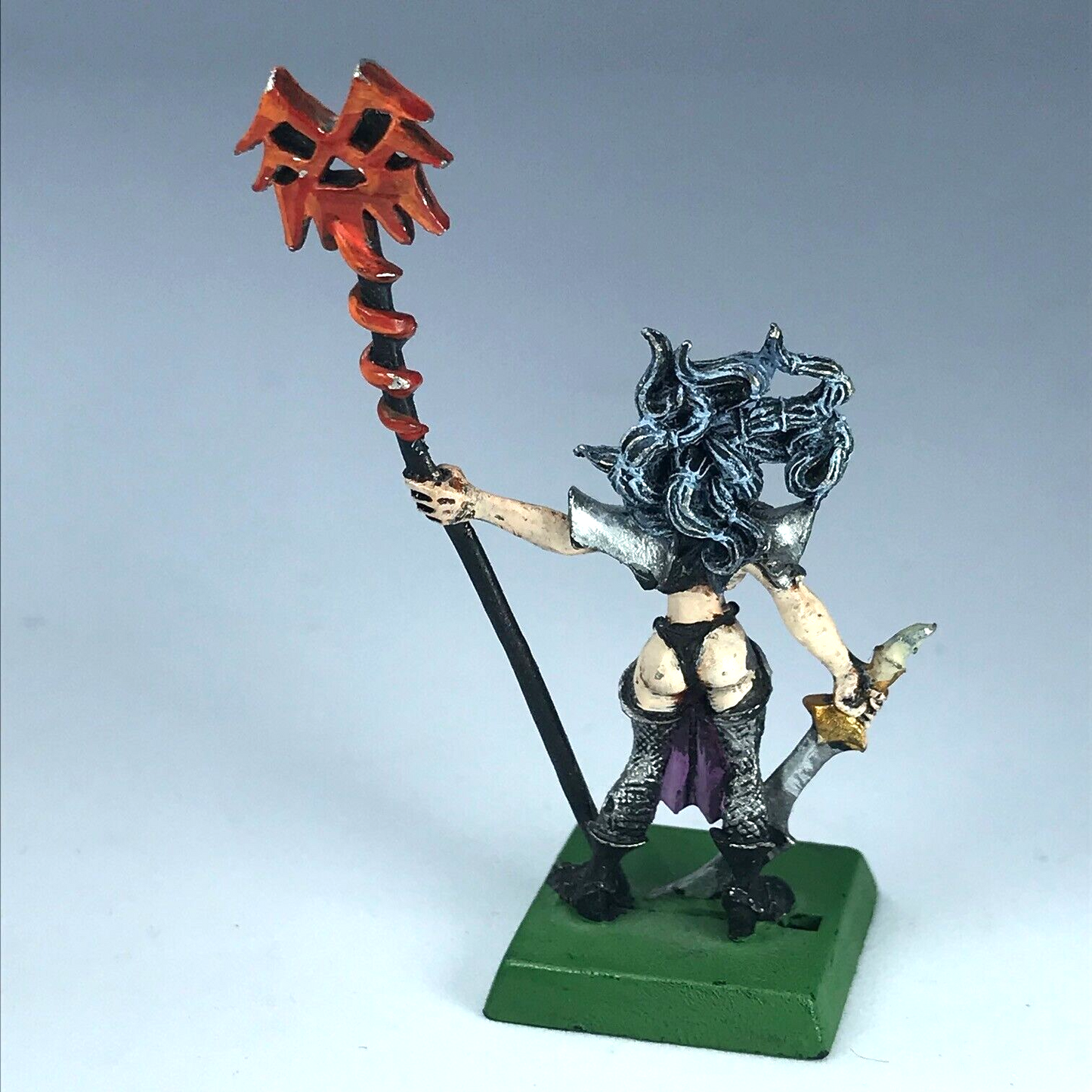 Classic Metal Dark Elves Elf Witch Elf Standard Bearer Warhammer Fantasy X12148