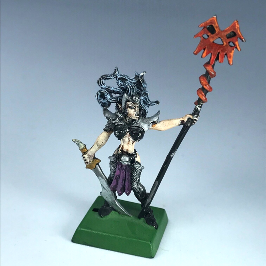 Classic Metal Dark Elves Elf Witch Elf Standard Bearer Warhammer Fantasy X12148