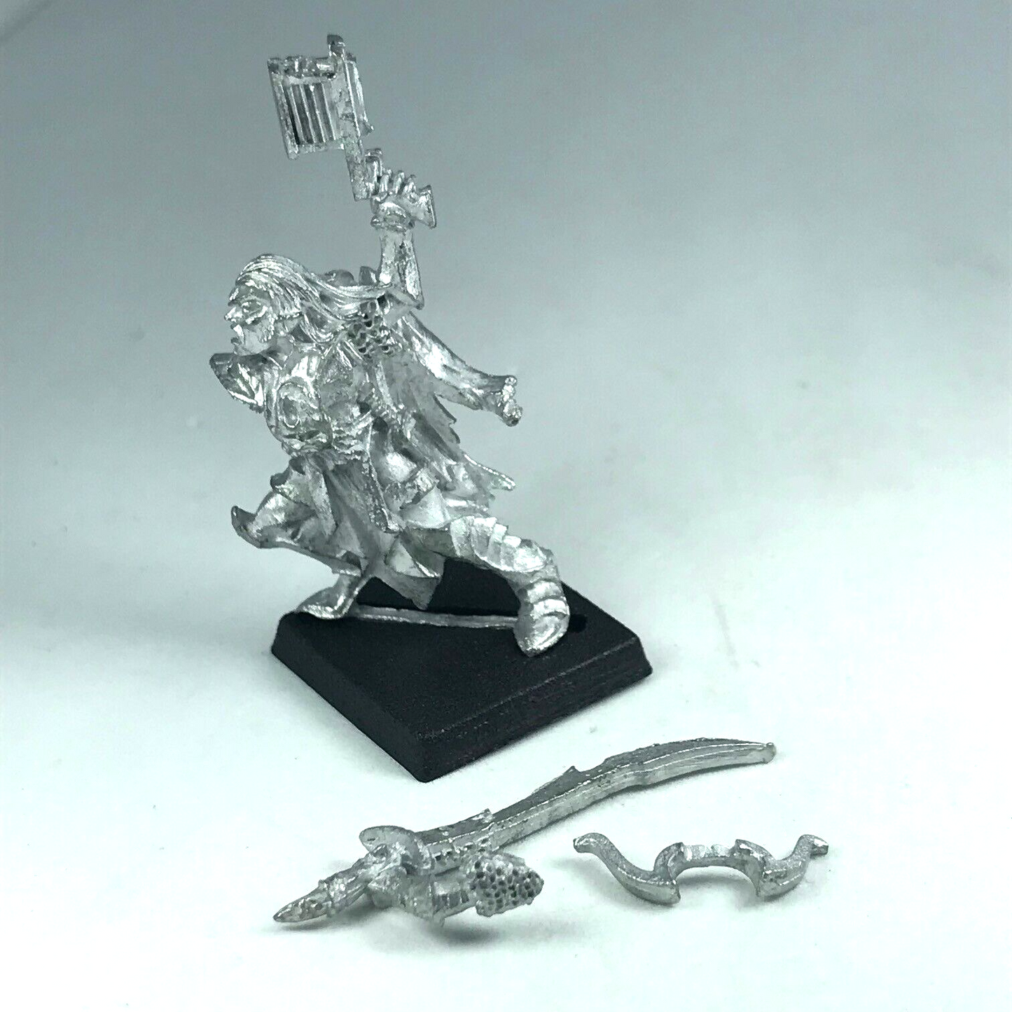 Classic Dogs of War Mengil Manhide Manflayers - Warhammer Fantasy X4163