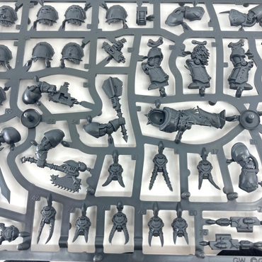 Chaos Terminators New On Sprue - Chaos Space Marines - GW Warhammer 40K W22