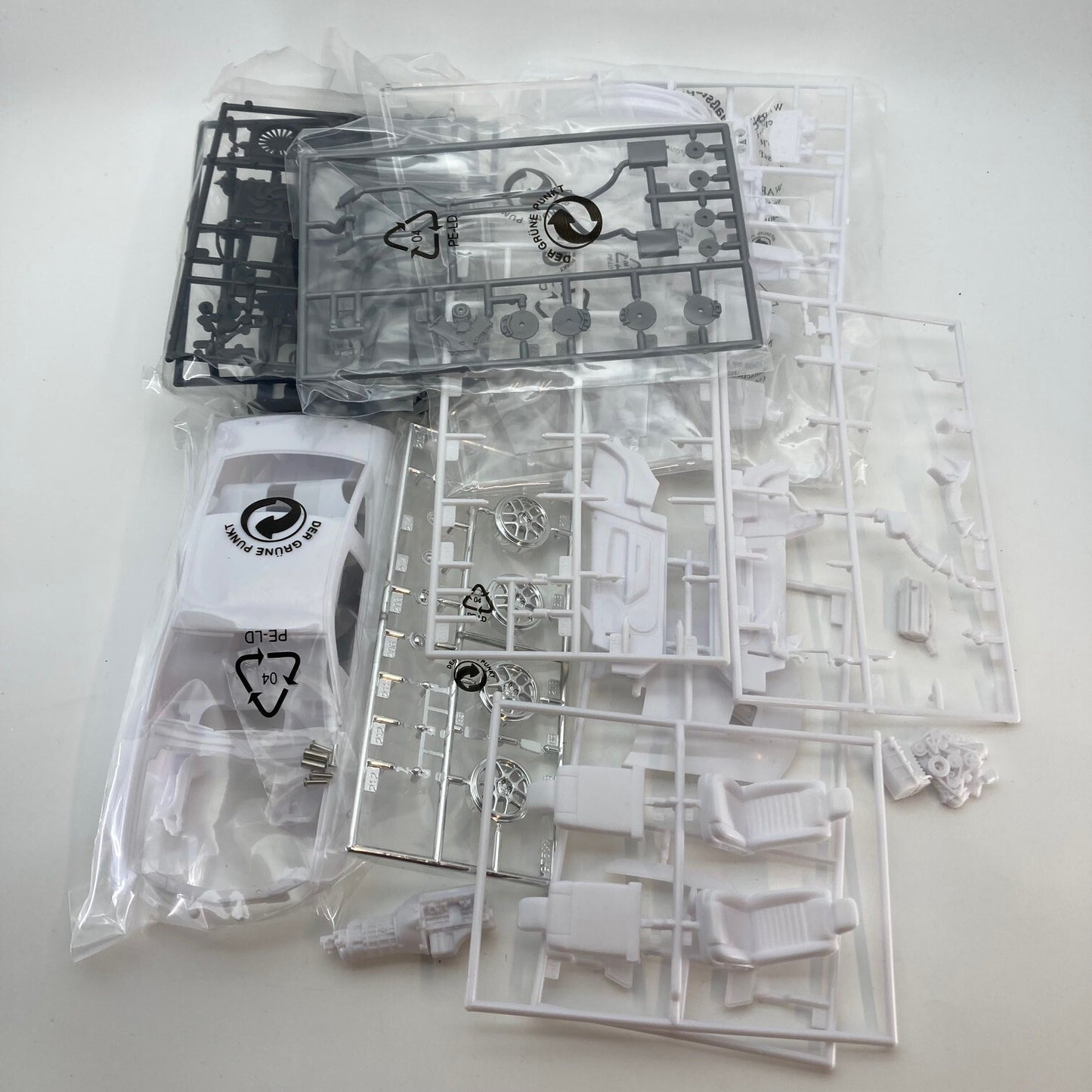 Mustang Shelby GT 500 - Revell 1.25 Scale Model Kit W308