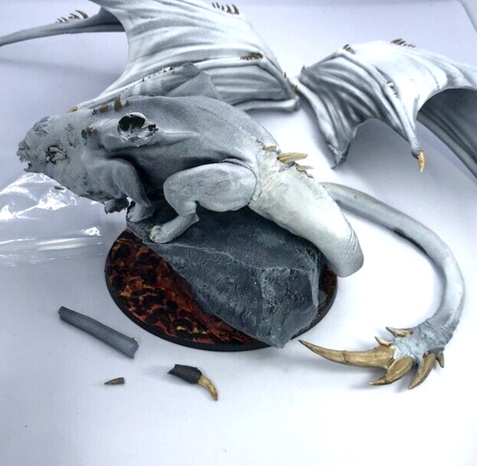 Large Winged Chaos Beast Fantasy Miniature - Damaged / Regluing Required BOX163