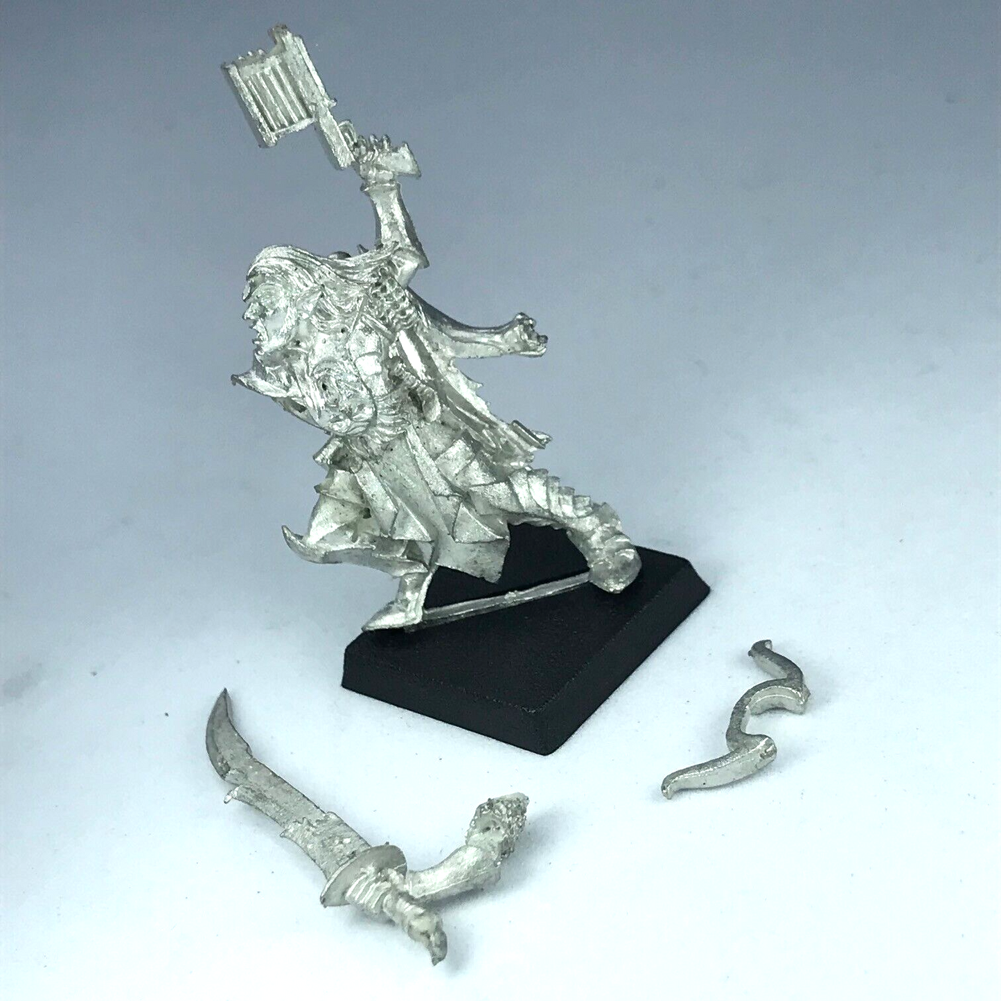 Classic Metal Dogs of War Mengil Manhide Manflayers - Warhammer Fantasy X8039