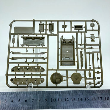 M4A1 Sherman Tank (Late War) - American - New On Sprue - Flames of War Y159