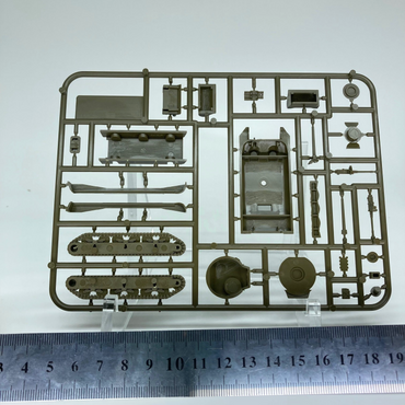 M4A1 Sherman Tank (Late War) - American - New On Sprue - Flames of War Y154