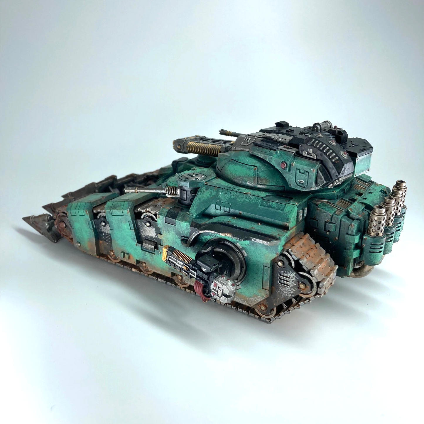 Kratos Heavy Assault Tank Alpha Legion - Warhammer Horus Heresy Games Workshop