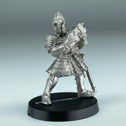 9cb8f7e0-aaa3-4d77-8442-c1dd71e1b88d