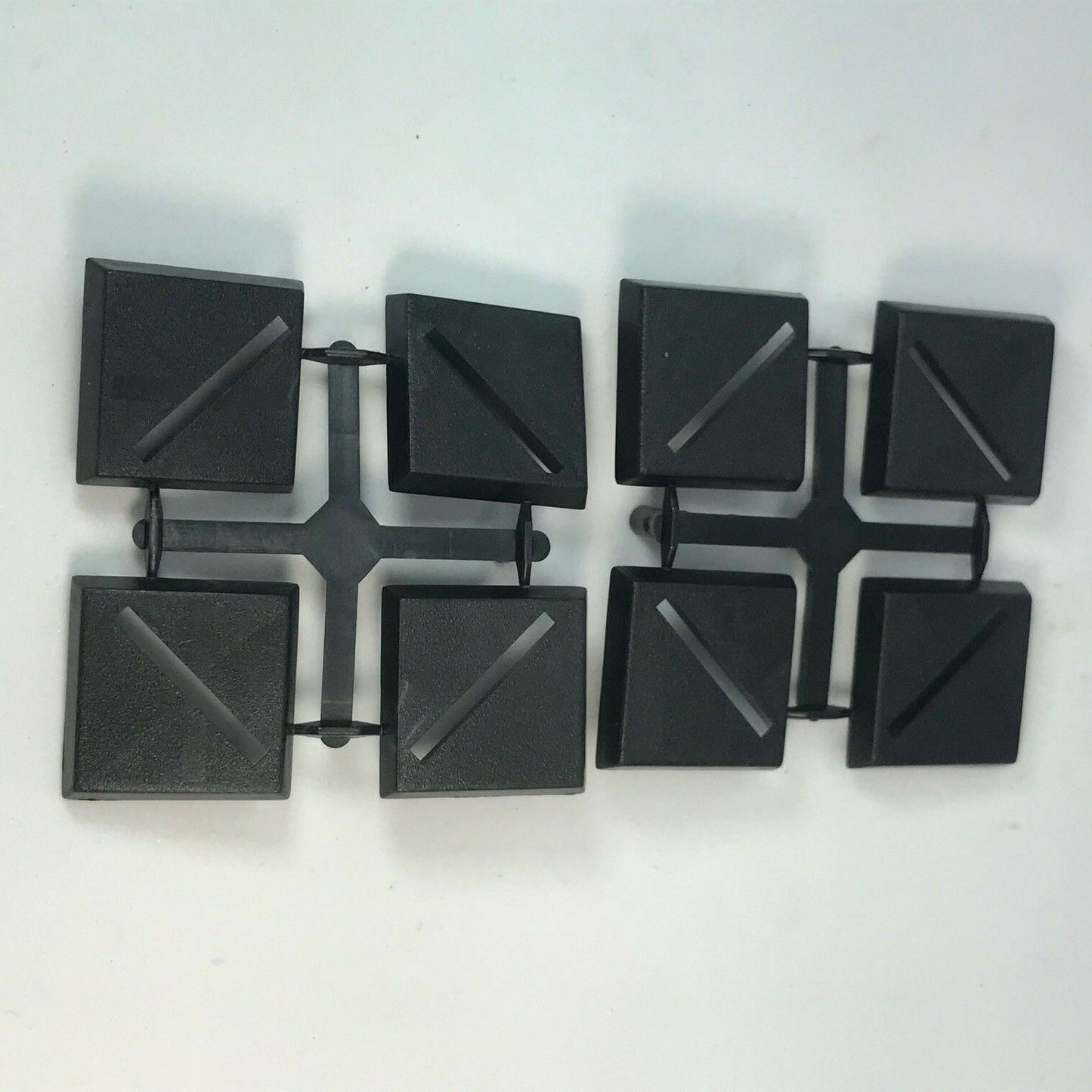 X8 Original GW 1995 Square 20mm Bases - Warhammer 40K / Lord of the Rings X6664