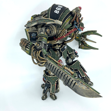 Large Robotic Titan Knight with Power Claw Sword - Painted Model