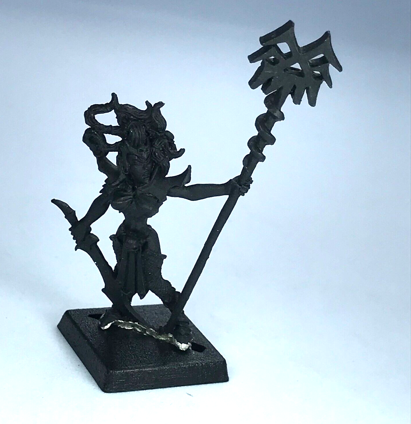 Classic Metal Dark Elves Elf Witch Elf Standard Bearer Warhammer Fantasy X13098