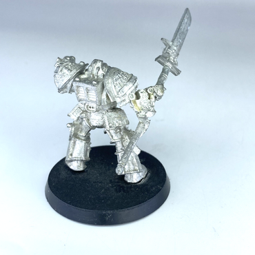 afa6e5e0-6896-46b4-883c-1c44c4745f36