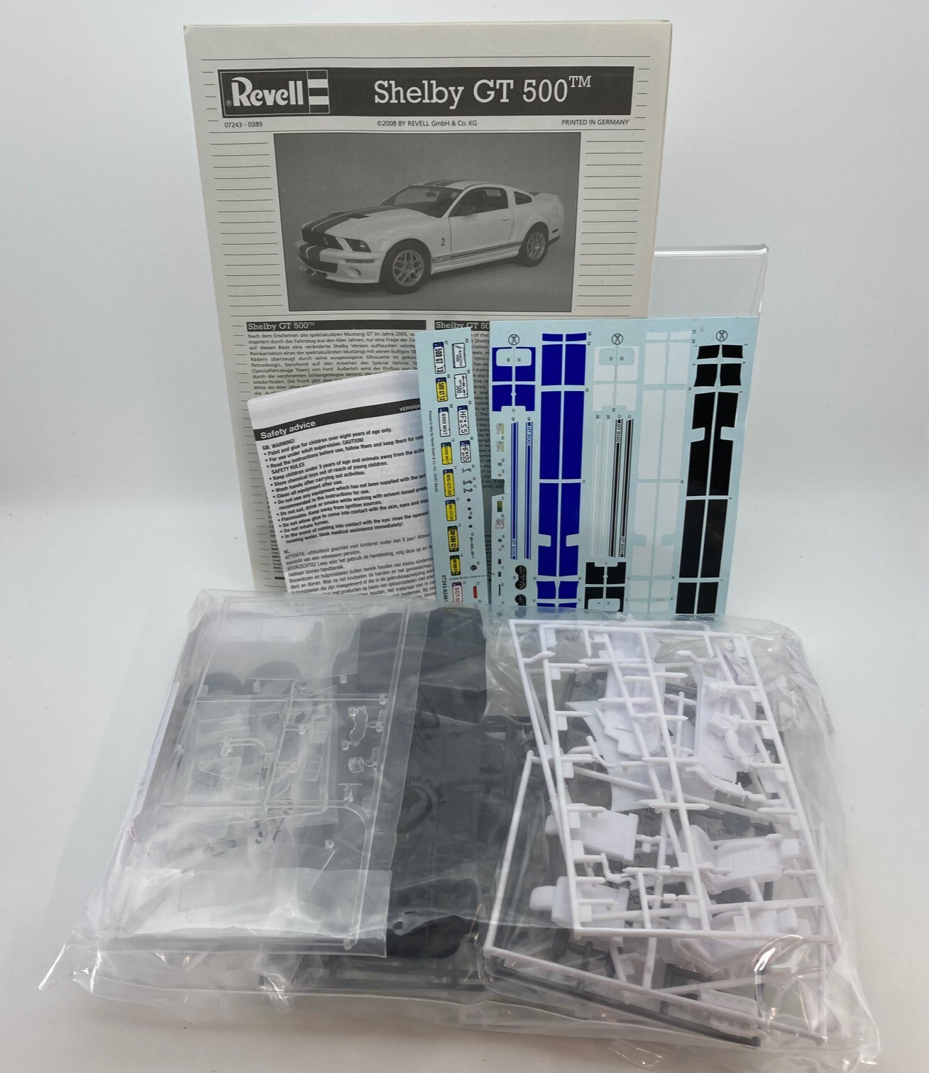 Mustang Shelby GT 500 - Revell 1.25 Scale Model Kit W308