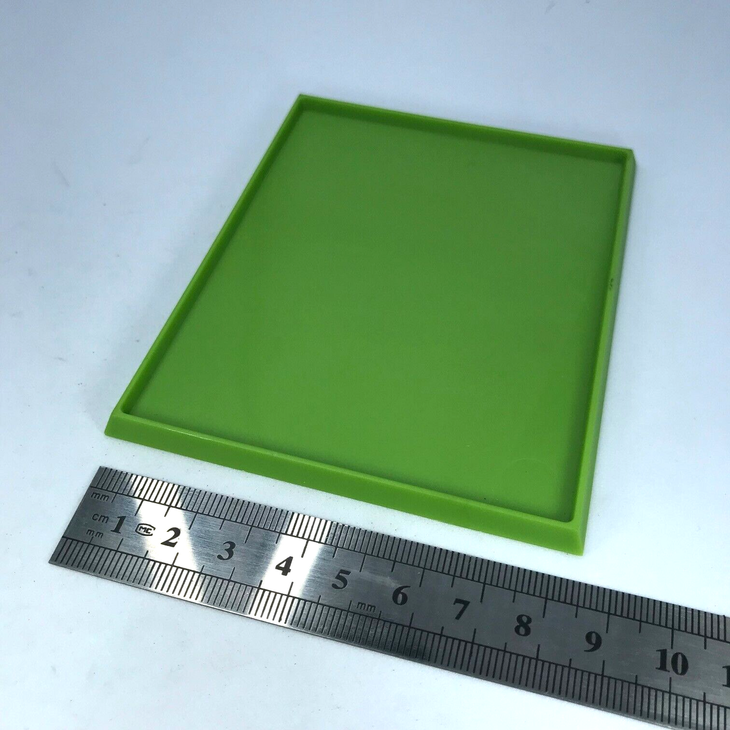 Classic Model Movement Tray - Scale Shown - Warhammer Fantasy MT114