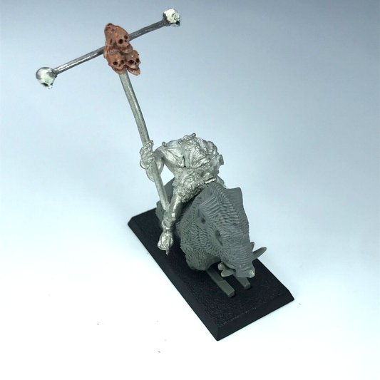 Classic Savage Orc Standard Bearer Boar Rider - Warhammer Fantasy C3150