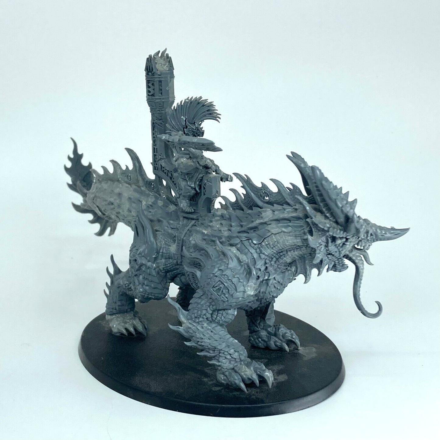 Auric Runefather on Magmadroth Fyreslayers - Warhammer Age of Sigmar