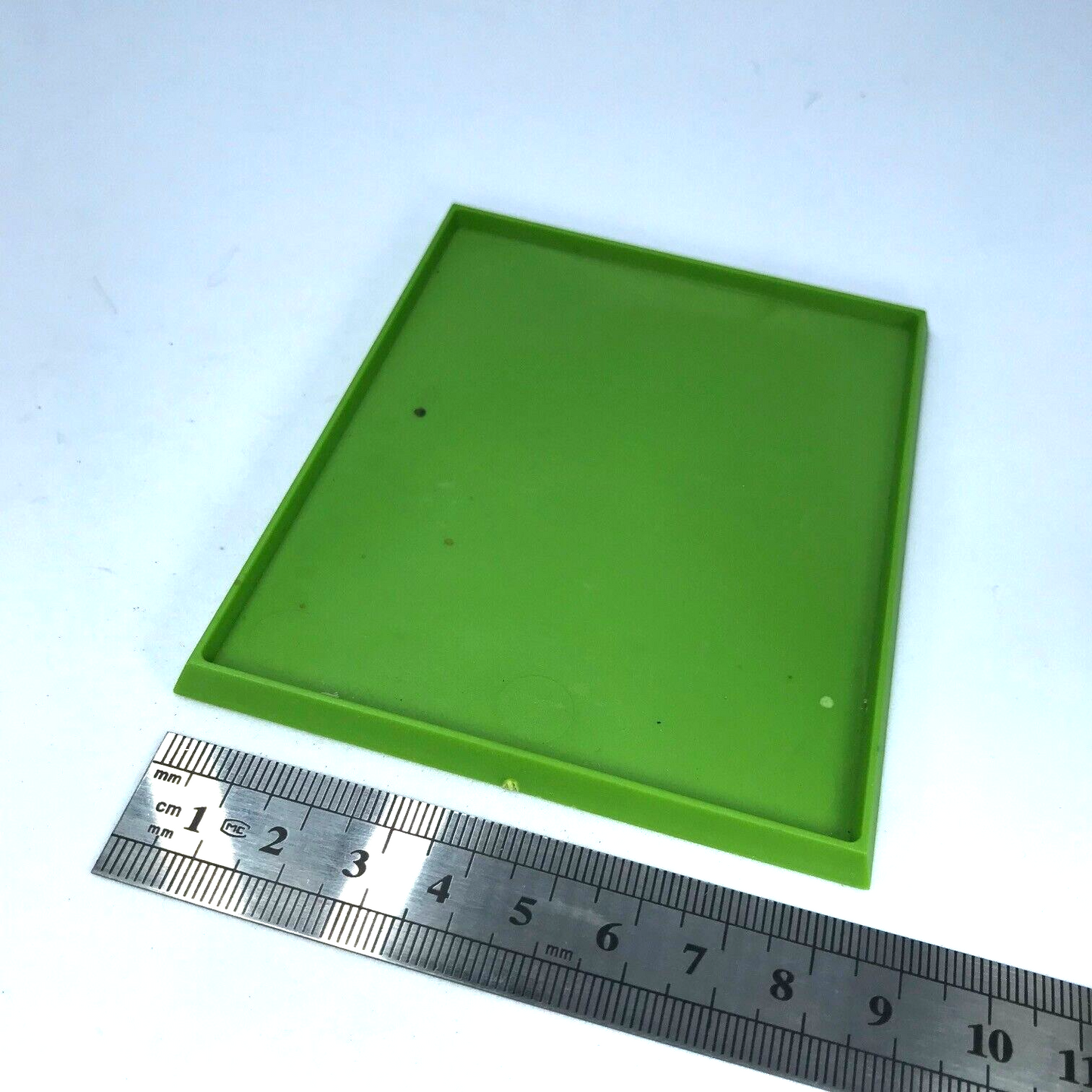 Classic Model Movement Tray - Scale Shown - Warhammer Fantasy MT117