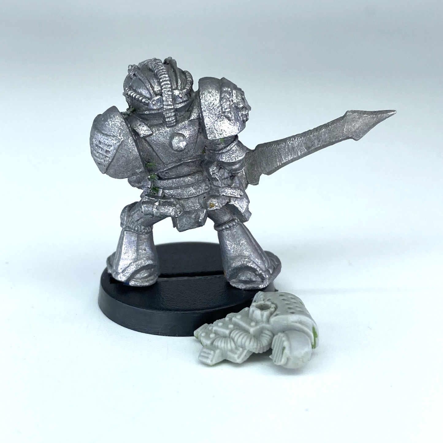 c8c9c769-90e5-4db3-bc3d-0eabc8e71610