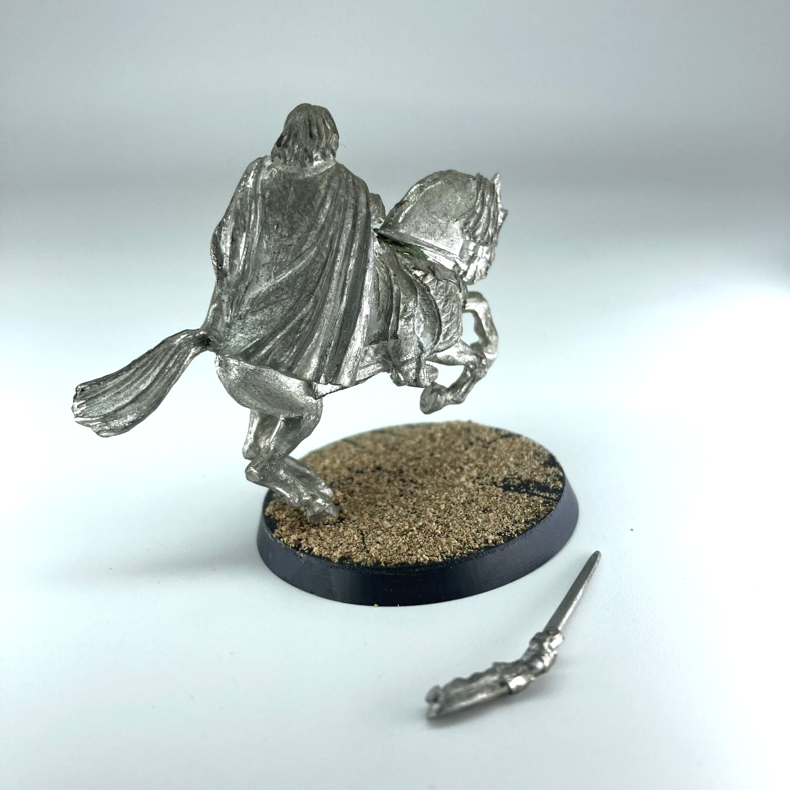 cd16c5a4-8ec7-49c5-81aa-0061231c62b9