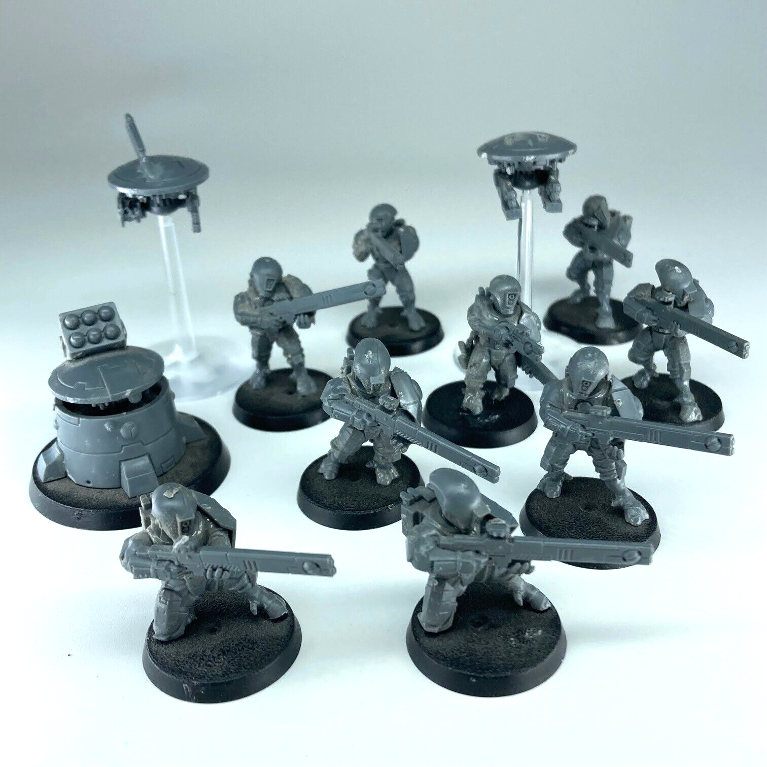 W40k: Tau Empire Fire Warriors (10+3 figurky W40k: Tau Empire Fire Warriors (10+3 figurky