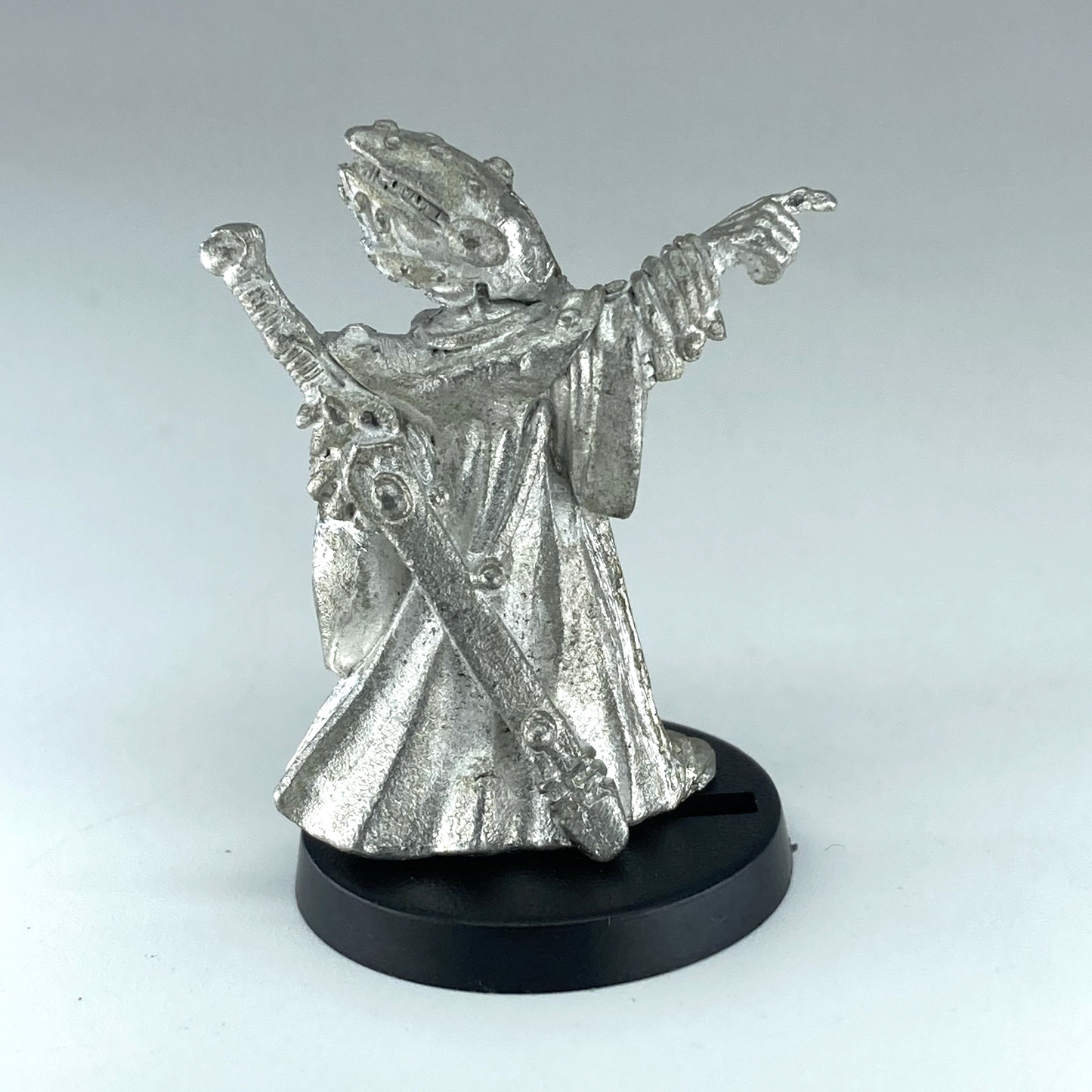 da09b26f-07e8-49bb-803a-cd94d62d19db