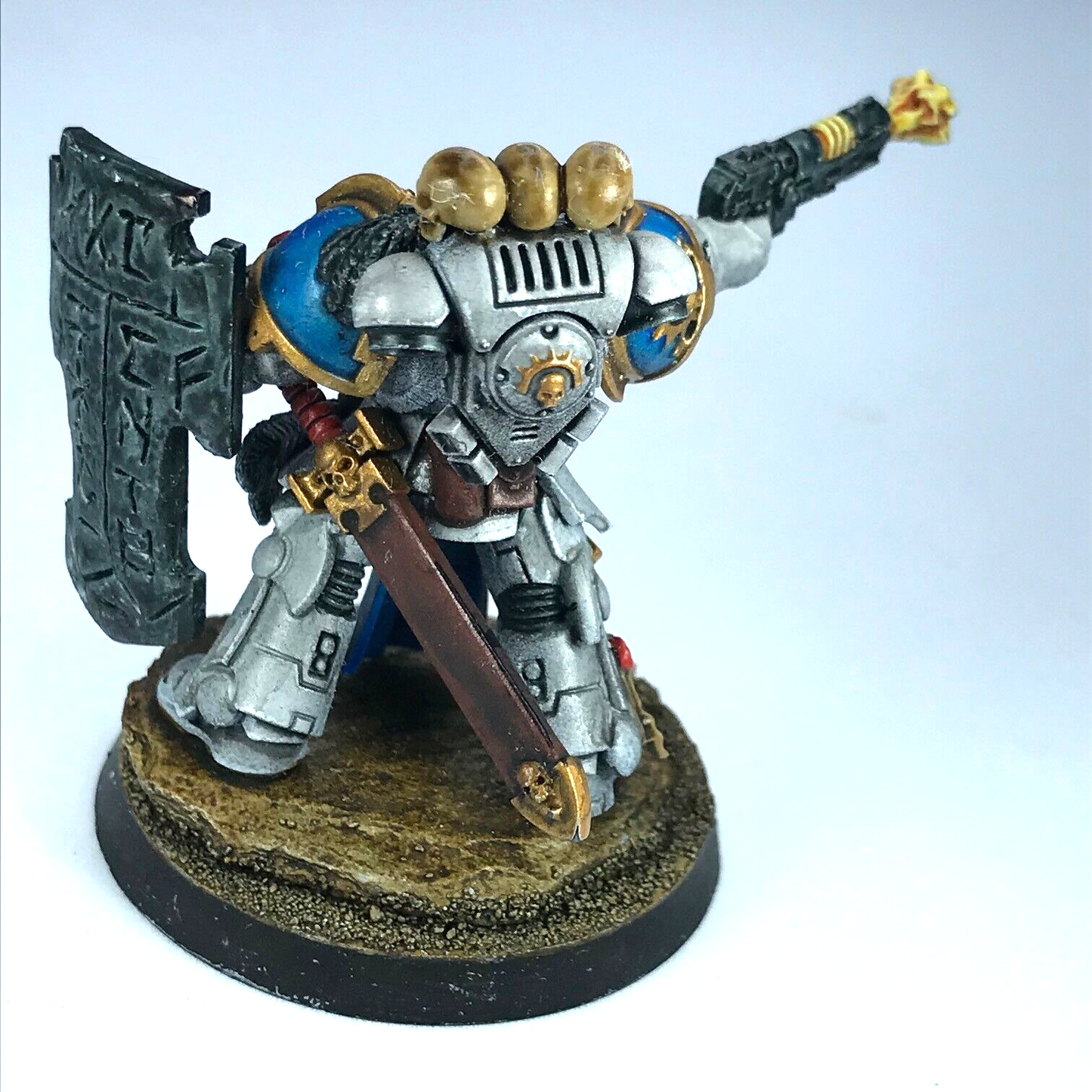 Primaris Lieutenant Space Wolves Space Marines - Painted - Warhammer 40K C3390