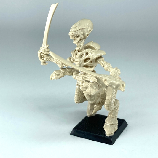 e0773542-0b36-4baa-9319-de3fab36ed67