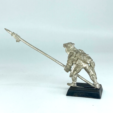 e09b058f-ba8f-4b2f-8920-0c8d26662430