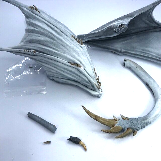 Large Winged Chaos Beast Fantasy Miniature - Damaged / Regluing Required BOX163