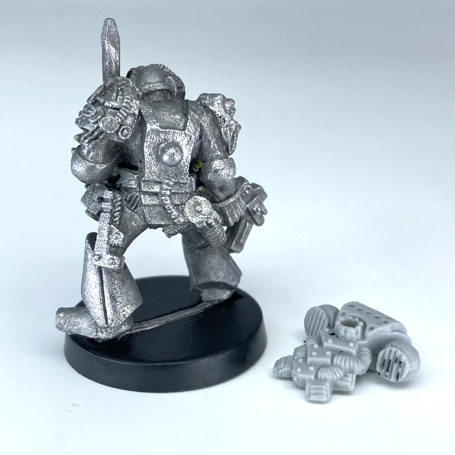 e6c51ba8-8c48-4551-a830-7c44b0310fc4