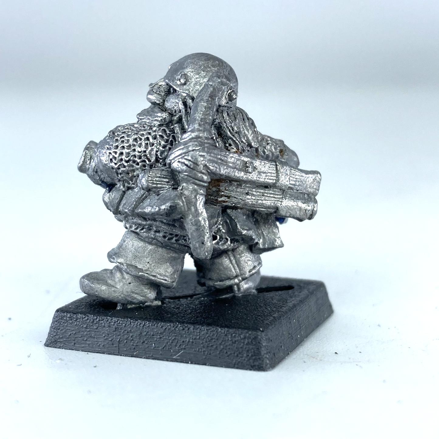 eaa1c248-6c3f-47dd-98bb-e135480bd77f