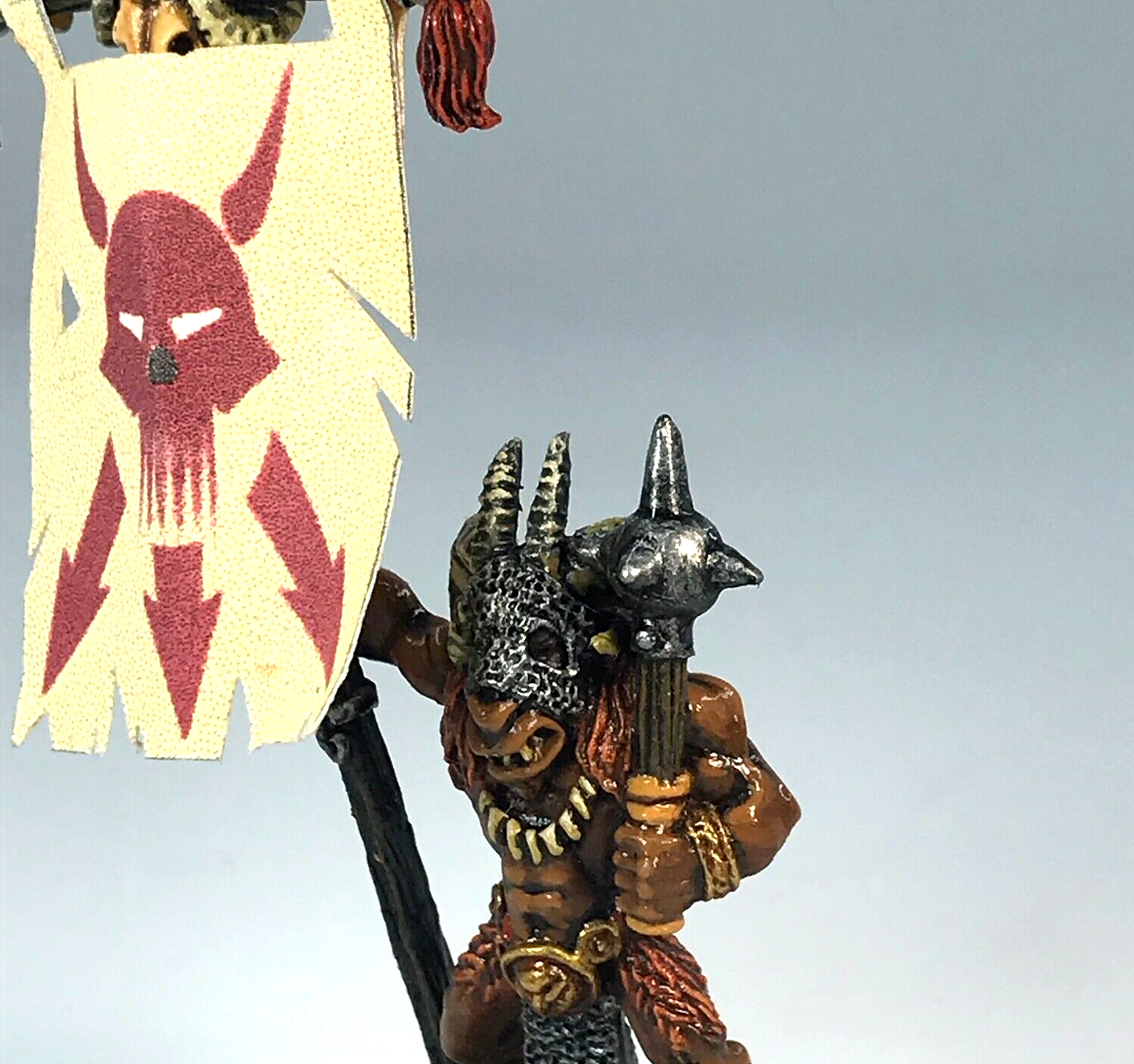 Bestigor Standard Bearer Beastmen - Warhammer Fantasy Classic Metal Painted C526