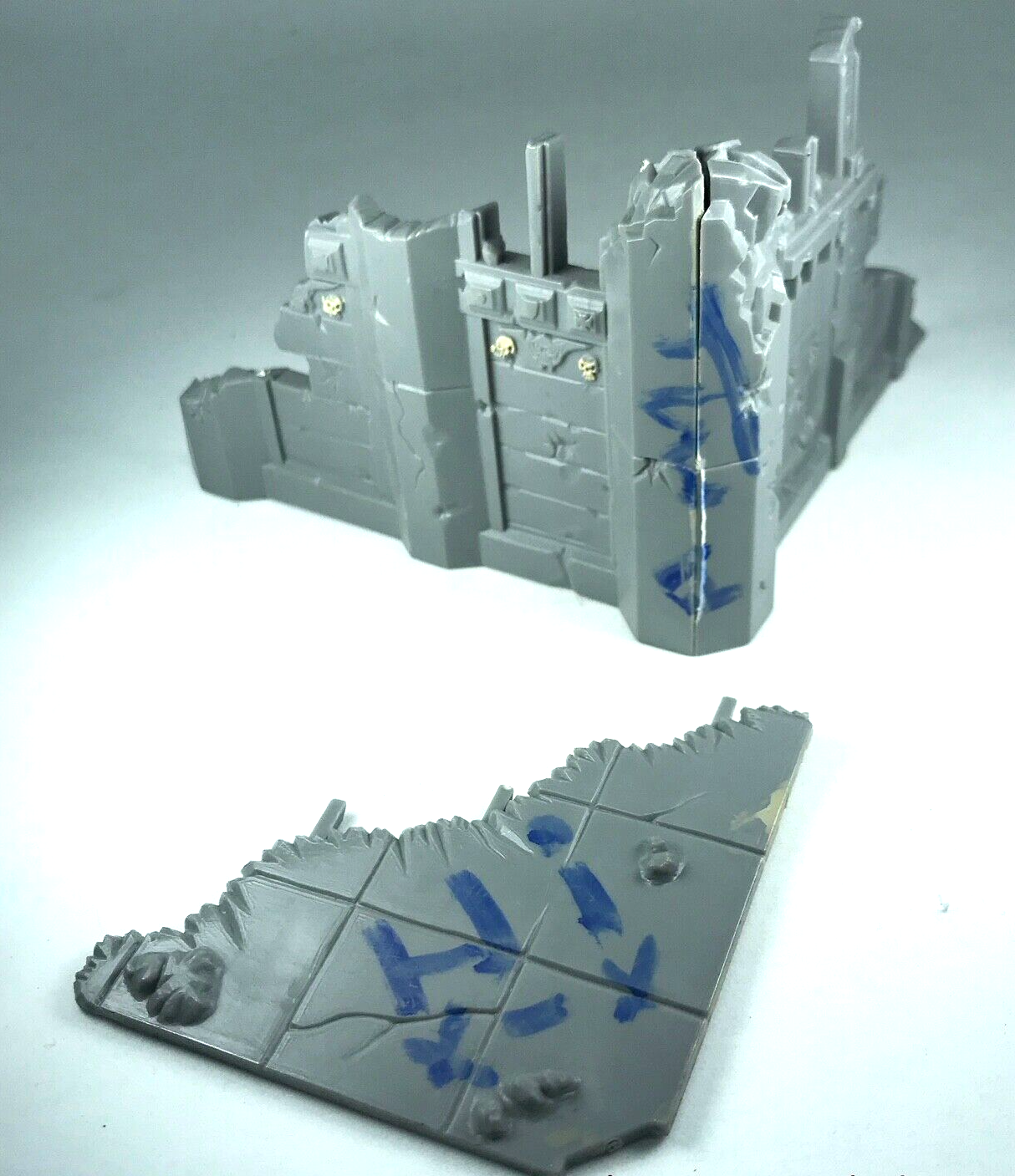 Classic Urban Gothic Ruined Building Scenery Warhammer 40K Games Workshop C1242