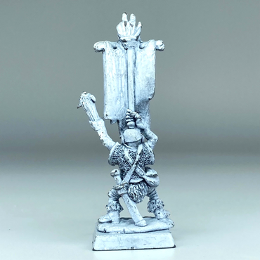 Goblin Standard Bearer - Orcs & Goblins - Warhammer Citadel Classic Metal X9914