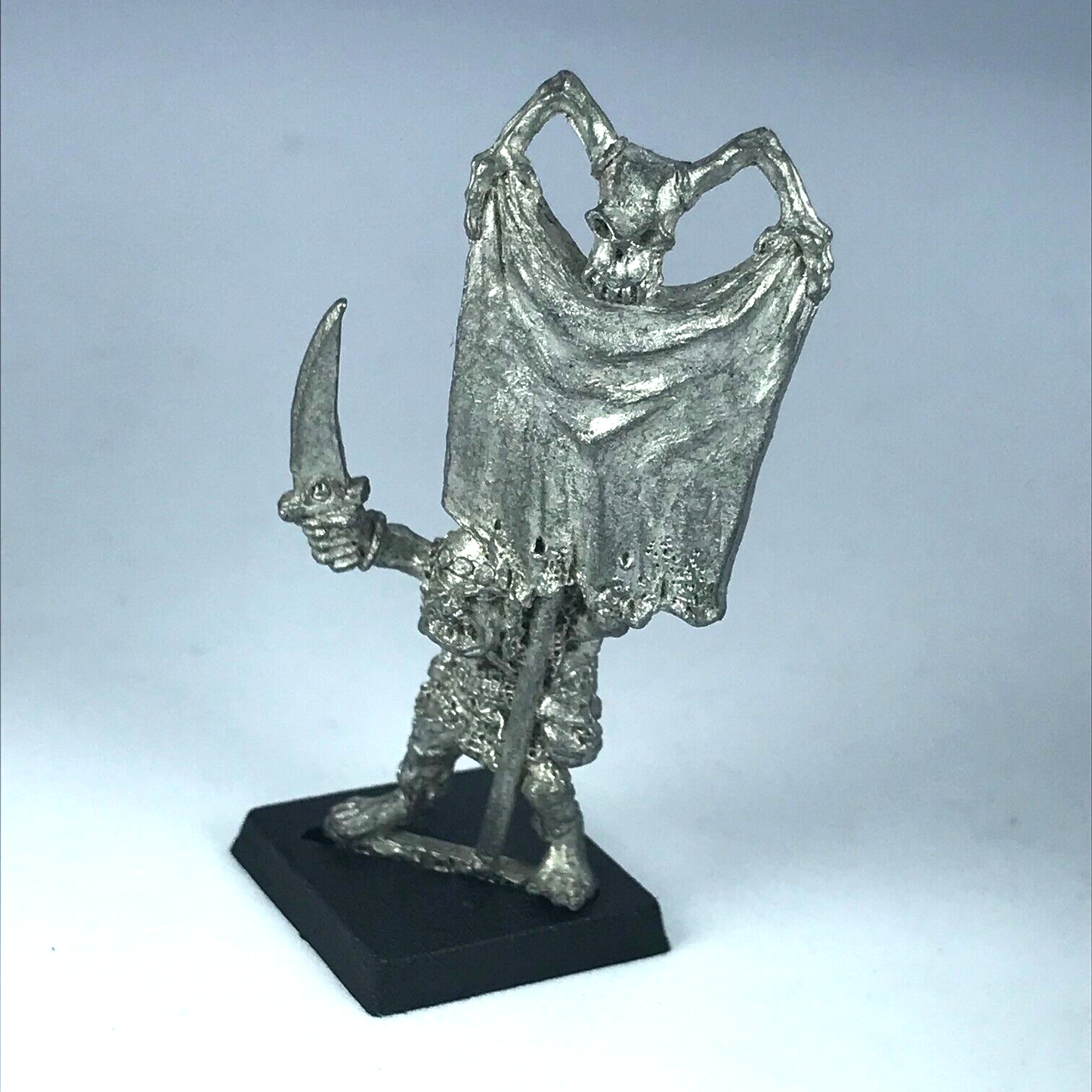 Metal Classic Goblin Standard Bearer Orcs Goblins - Warhammer Fantasy X11999