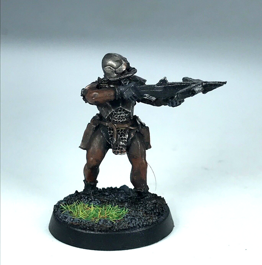 Uruk Hai With Crossbow LOTR - Warhammer / Lord of the Rings Painted Metal X6463