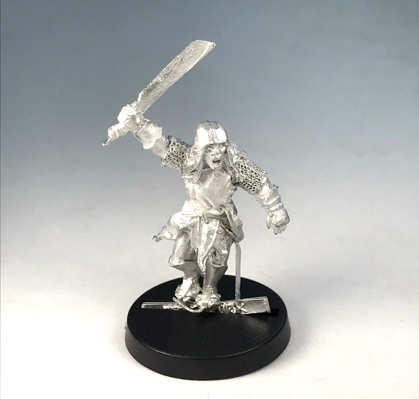 Mordor Uruk Hai Warrior LOTR - Warhammer / Lord of the Rings Metal X3572