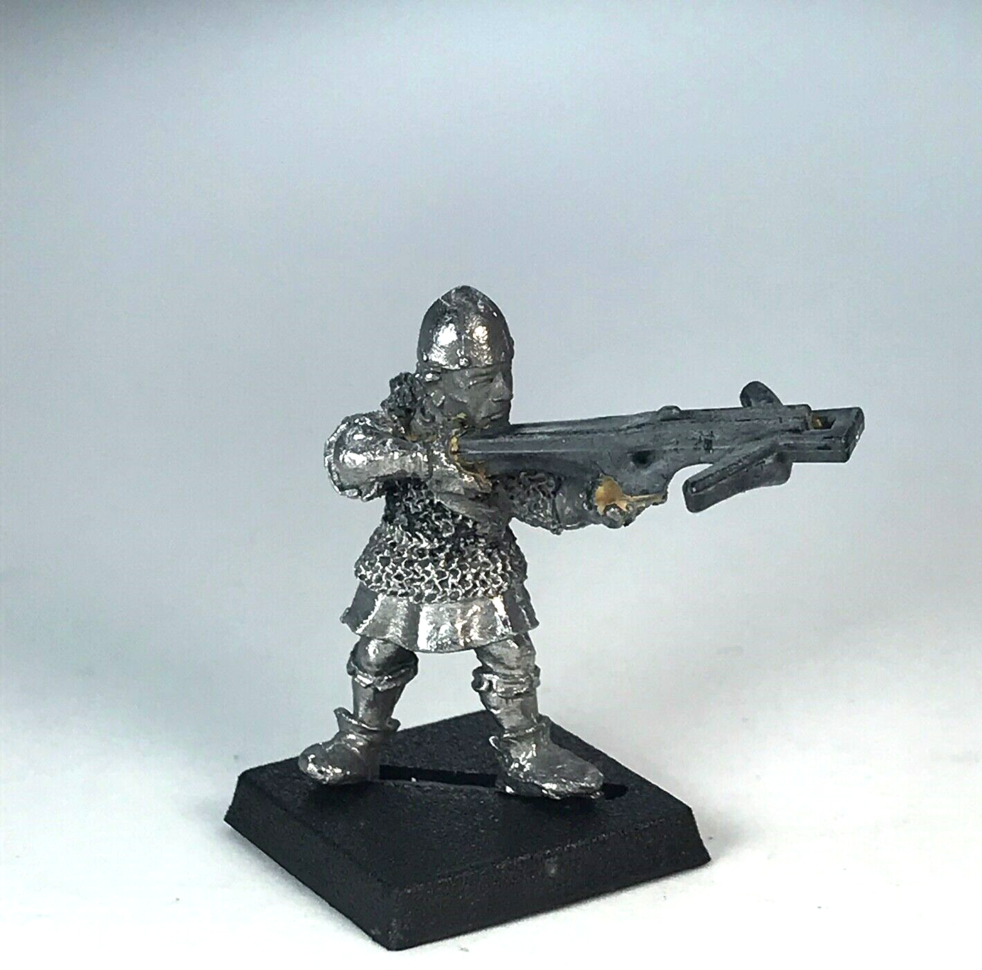 Feudal Fighter with Crossbow Citadel Games Workshop Metal Classic X4353