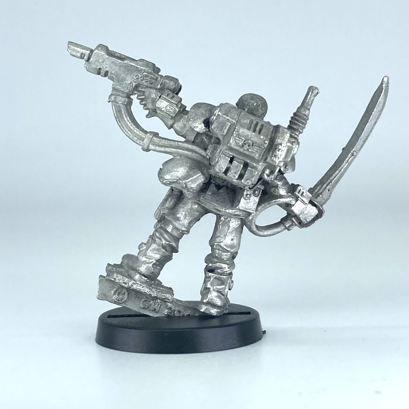 10082acc-cfbe-49b2-9318-53f14e2a43bc