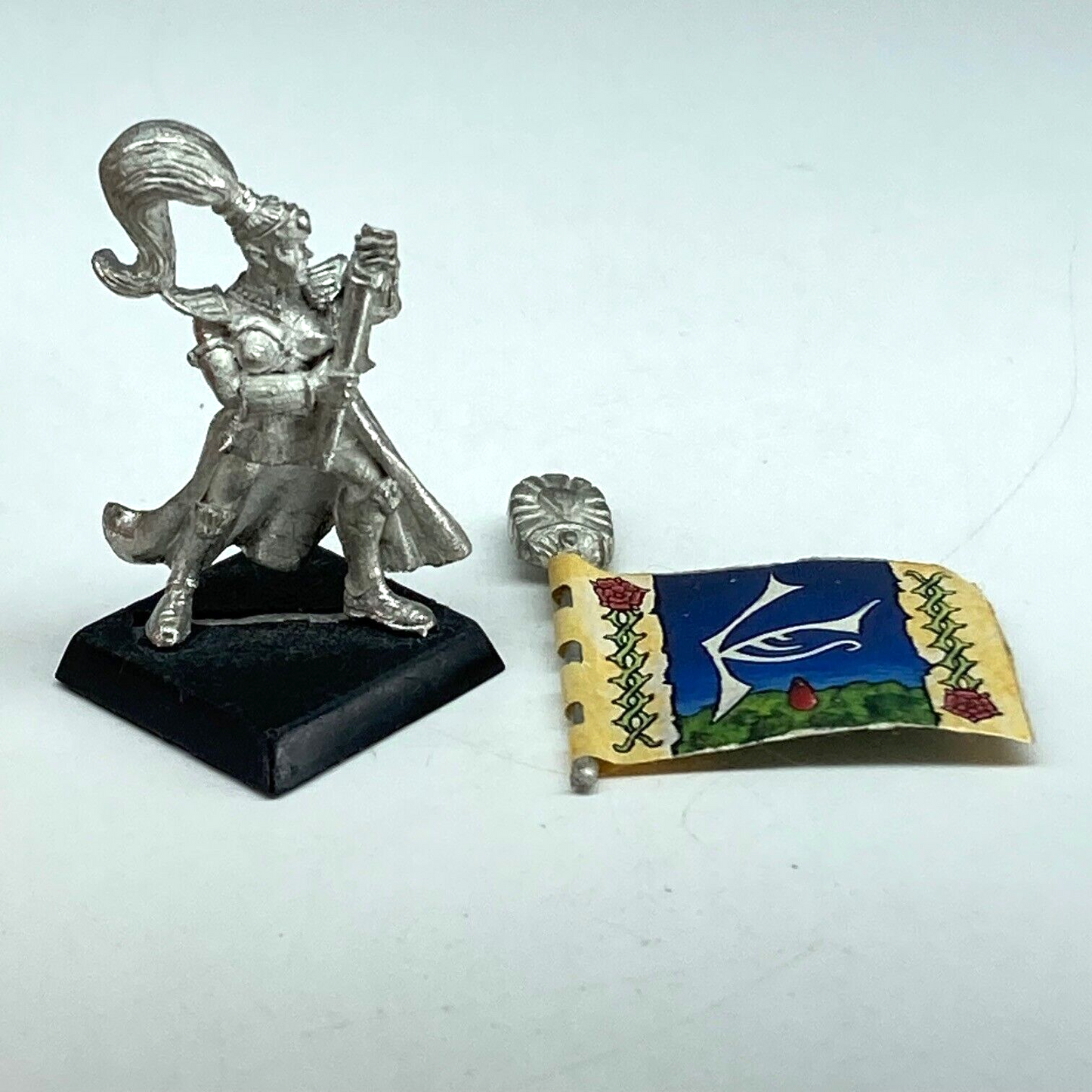 Maiden Guard Standard Bearer - High Elves - Warhammer Fantasy GW Metal X14214