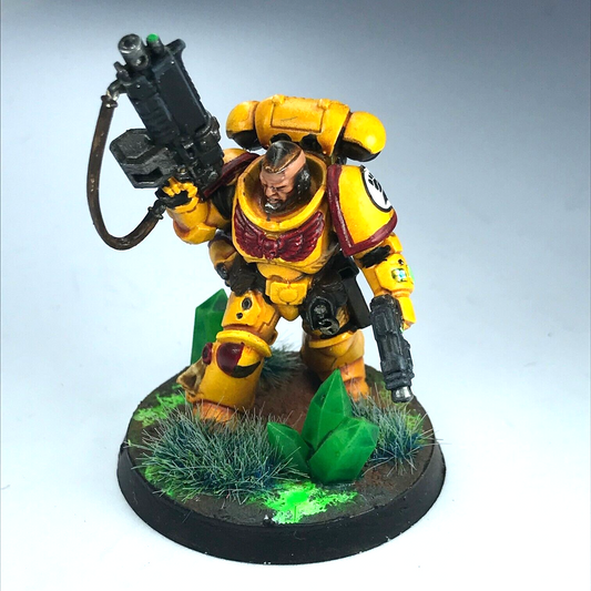 Imperial Fist Lieutenant Space Marines - Painted - Warhammer 40K X5430