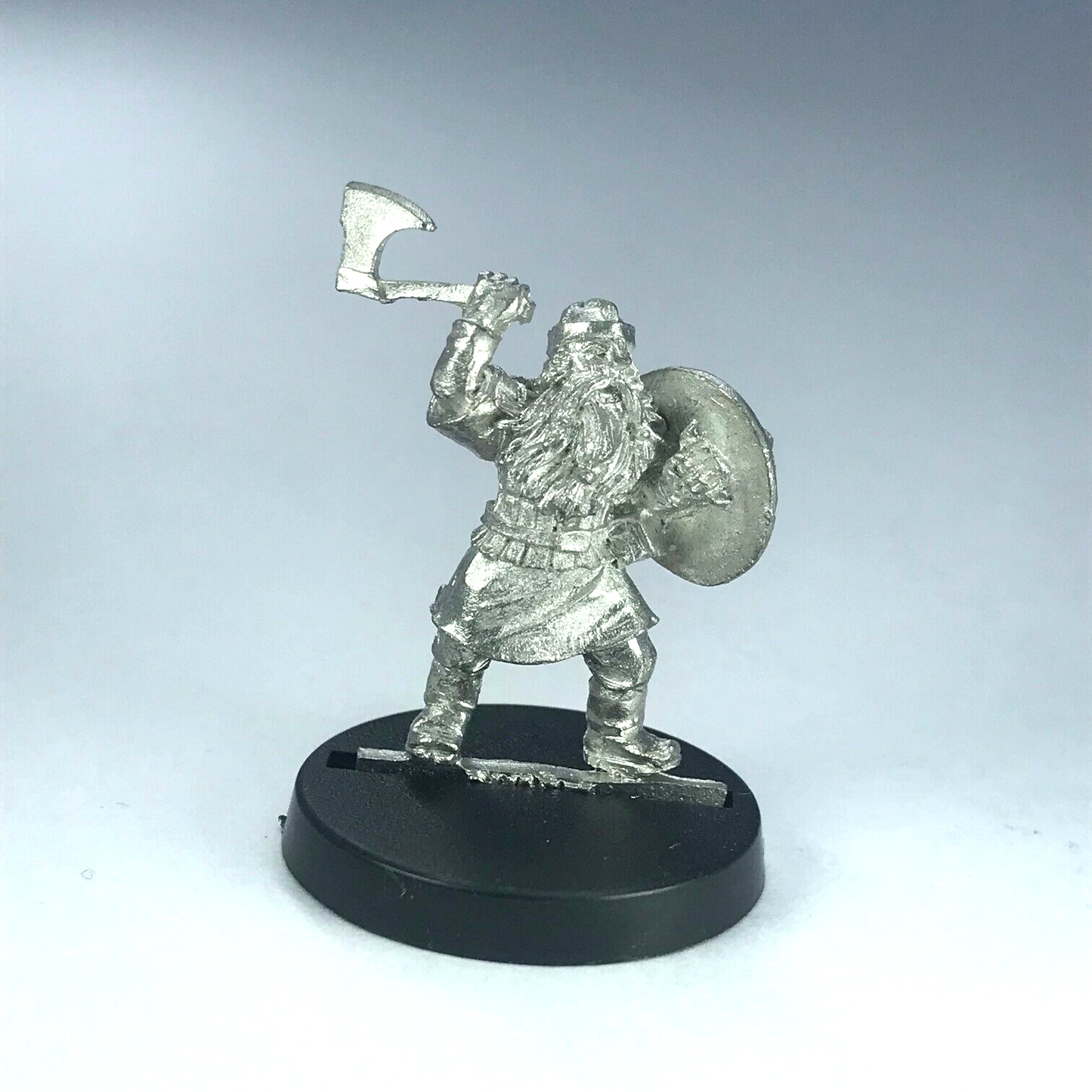 Dwarf Warrior with Axe & Shield OOP LOTR / Warhammer / Lord of the Rings X5917